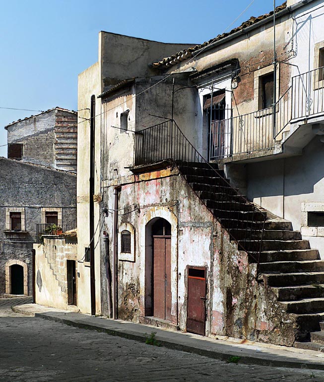 Photo of Vecchia strada di paese